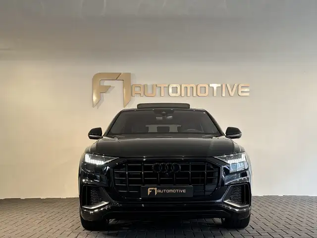 Audi Q8 view 2