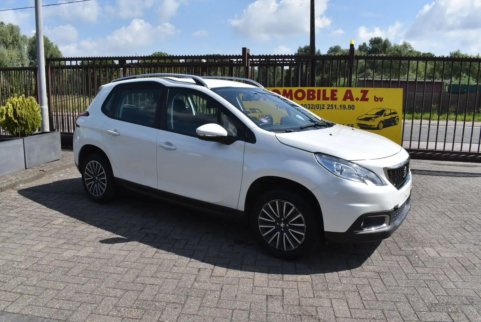 Peugeot 2008 1.2i Allure Airco / GPS - 1