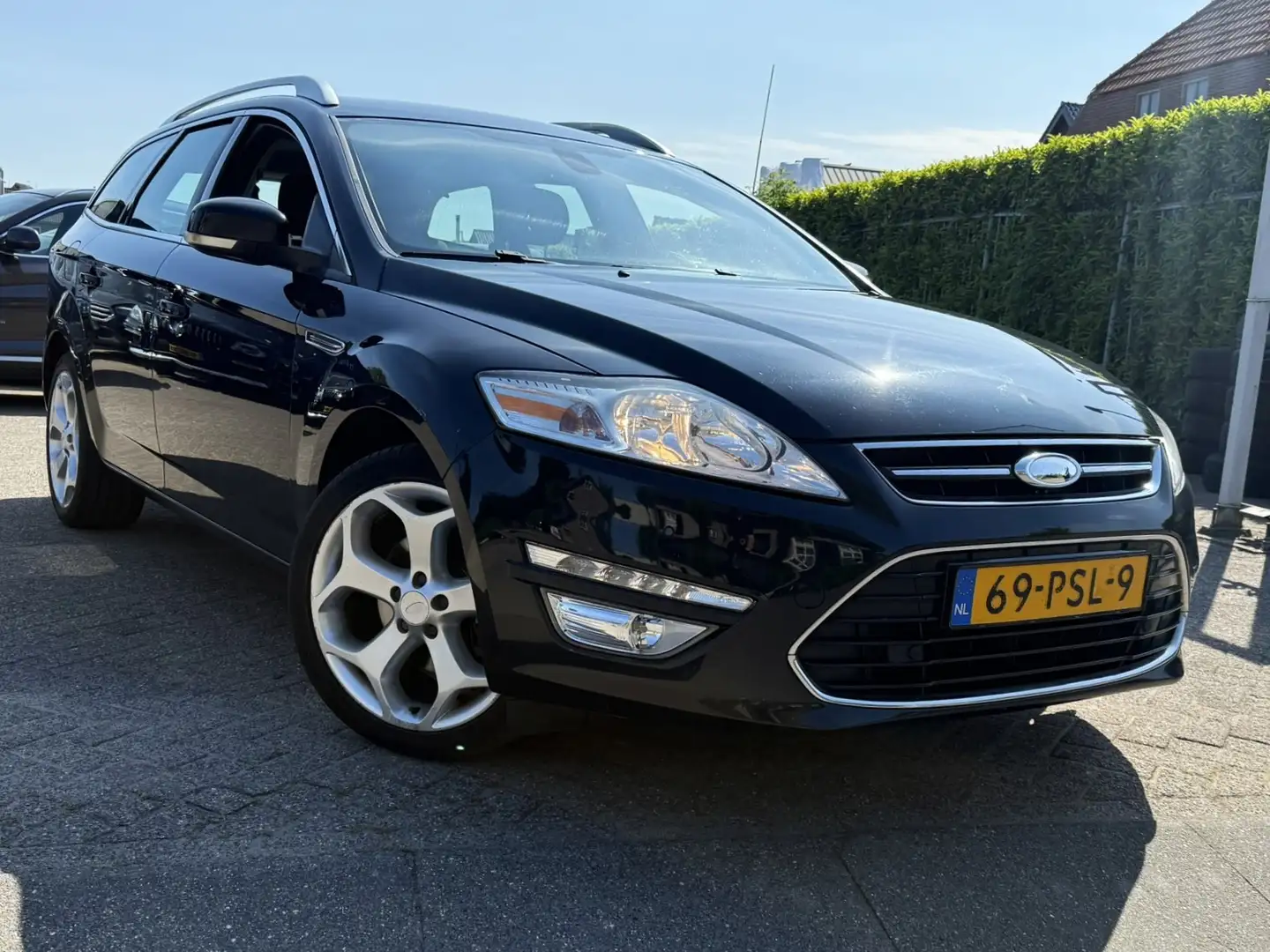 Ford Mondeo Wagon 1.6 ECOBOOST TITANIUM X-PACK NIEUSTAAT & FUL Zwart - 2