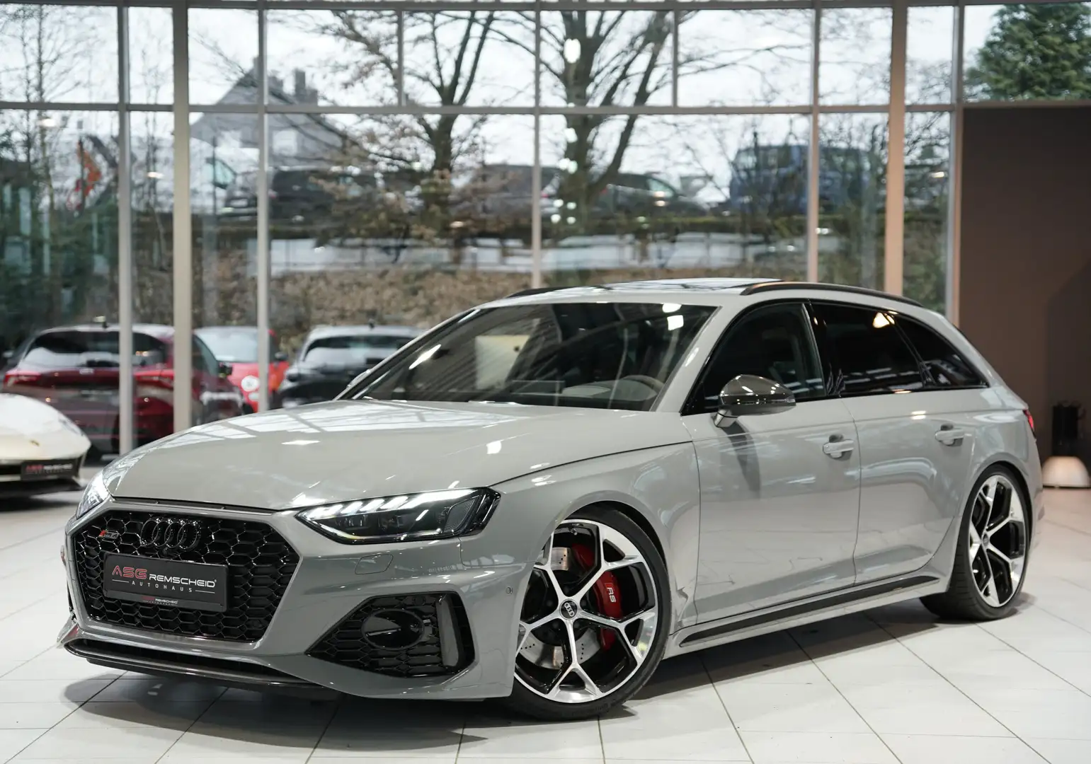 Audi RS4 Avant q. 1.H *ACC*Pano*Carbon*Schale*H-UP Gris - 1