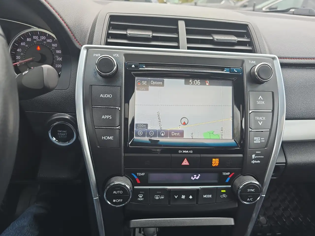 Toyota Camry снимка Toyota Camry