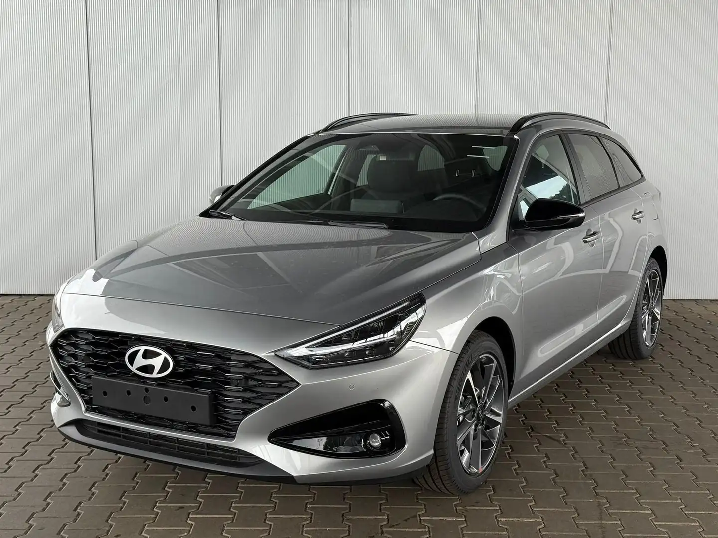 Hyundai i30 Kombi - PD GO Plus 1.5 TGDI 48V 140 PS 6MT 103 ... Silber - 1