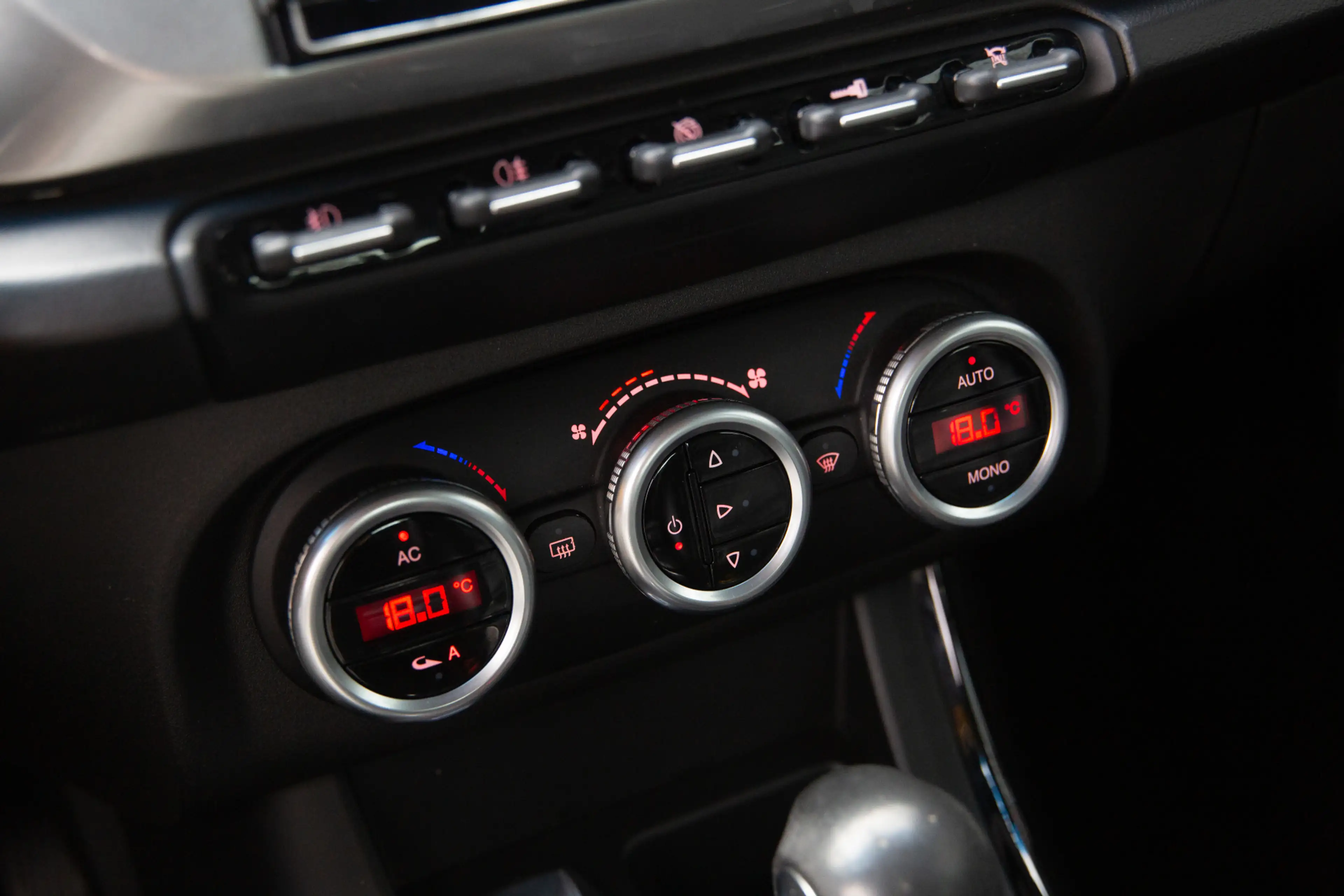 Alfa Romeo Giulietta 1.4 T Distinctive , Cruise control, Stoelverwarmin — photo 18