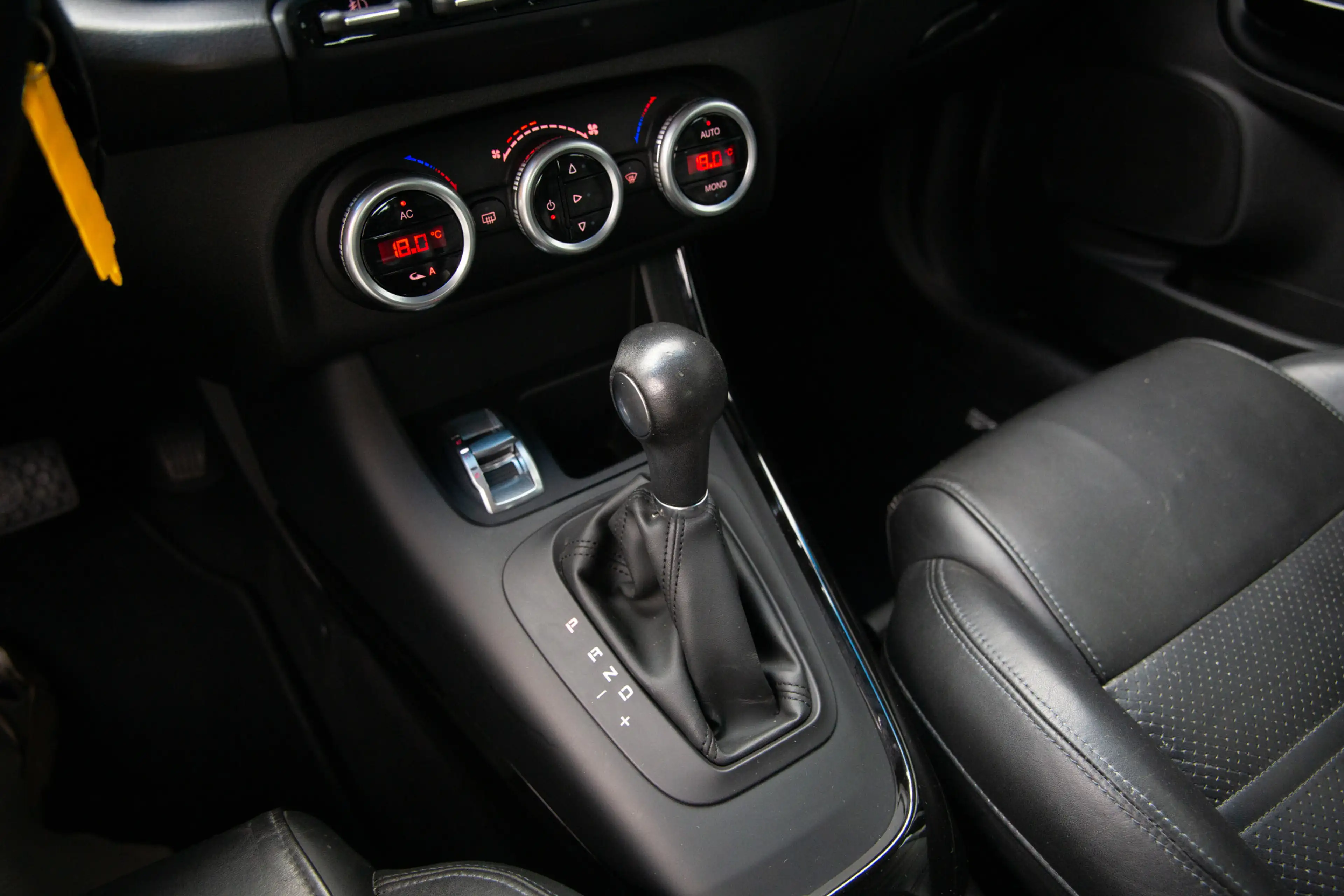 Alfa Romeo Giulietta 1.4 T Distinctive , Cruise control, Stoelverwarmin — photo 11
