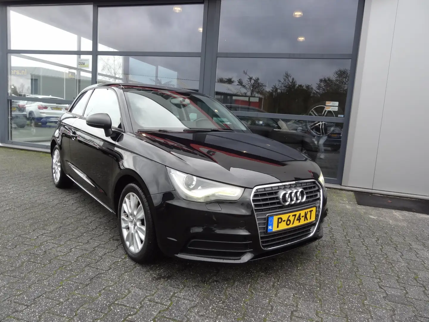 Audi A1 1.4 TFSI Attraction | CRUISE | STOELVERWARMING | Noir - 2