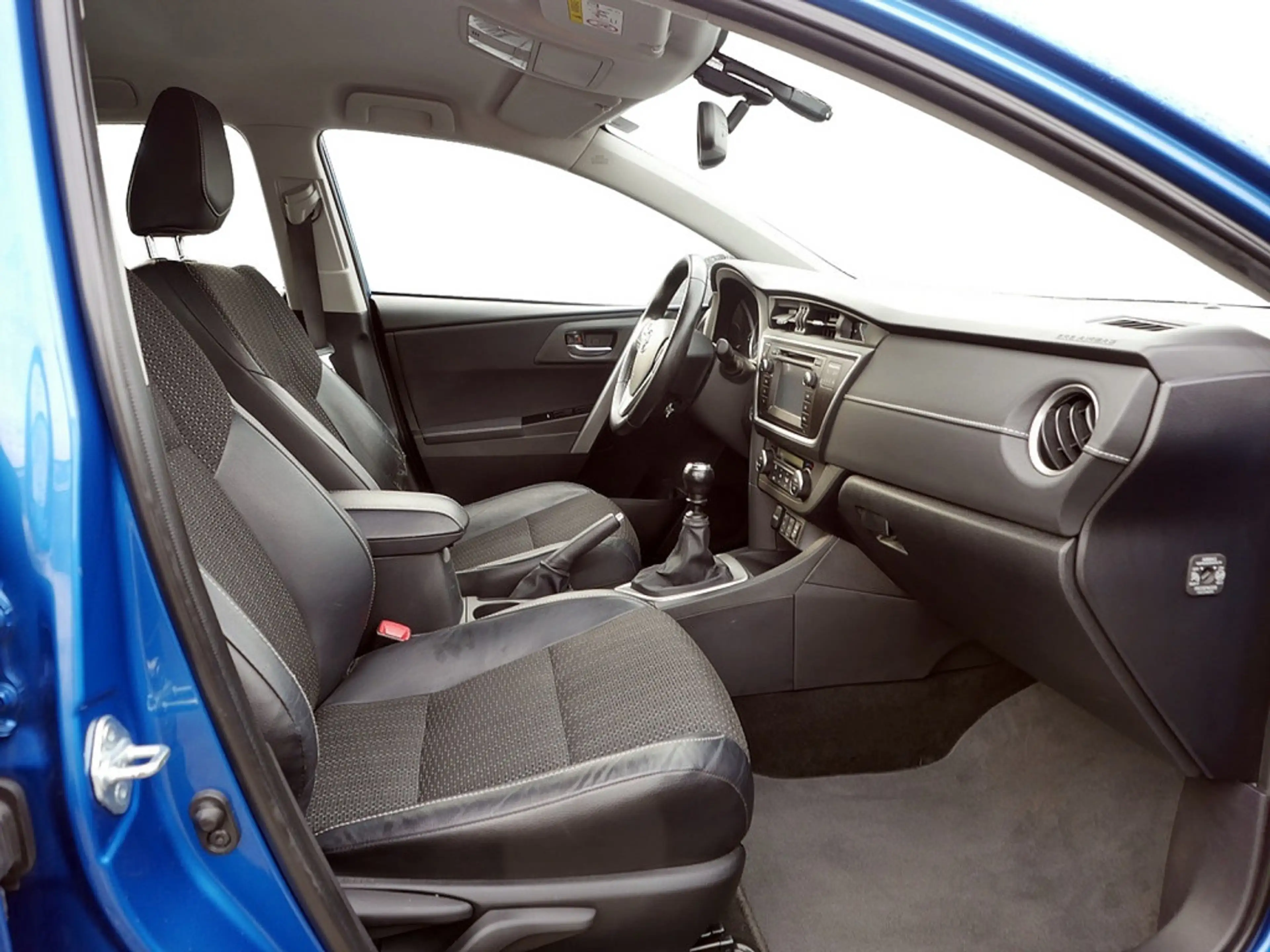 Toyota Auris Touring Sports 2.0 D-4D Executive NAVI — photo 7