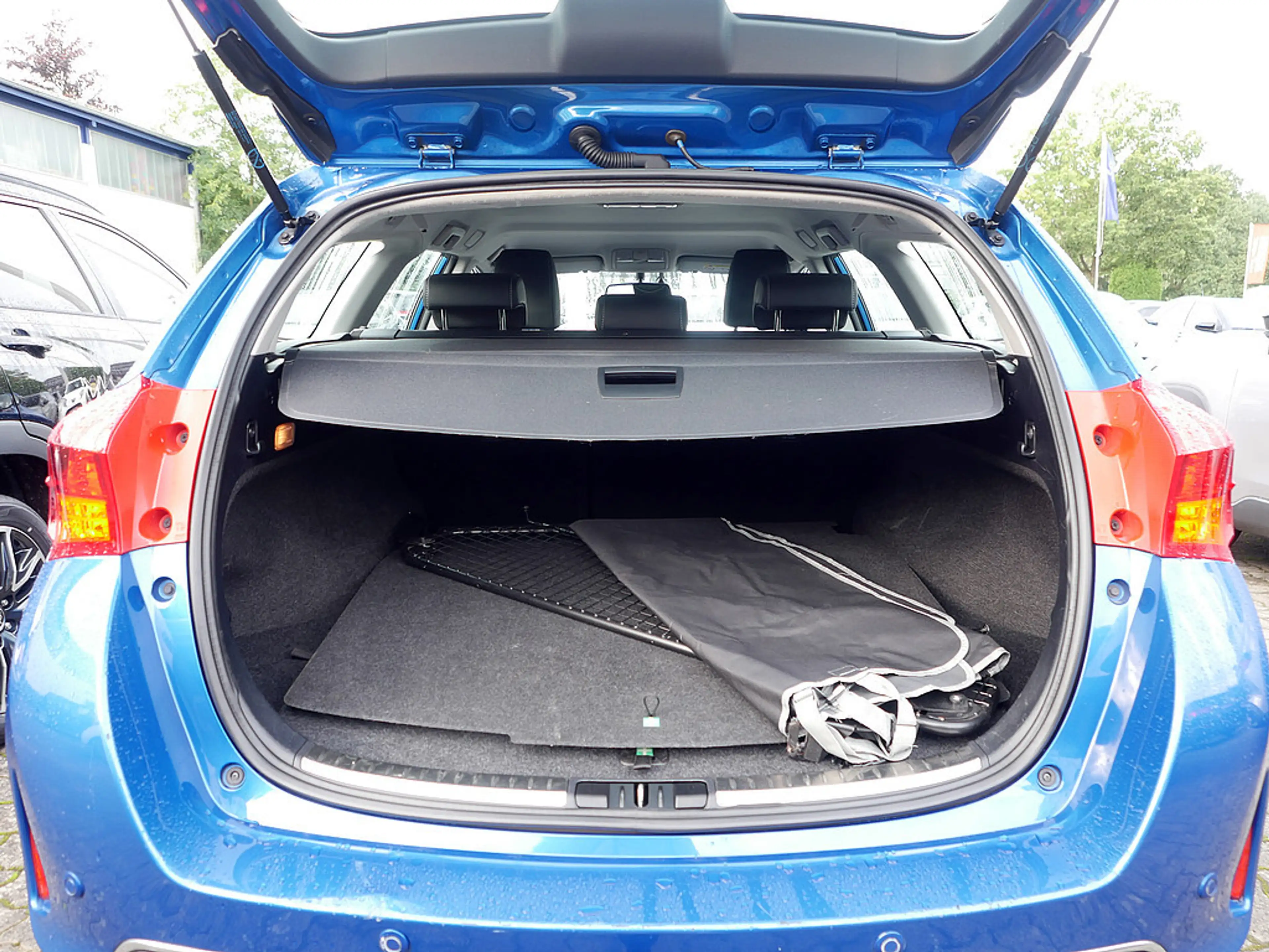 Toyota Auris Touring Sports 2.0 D-4D Executive NAVI — photo 12