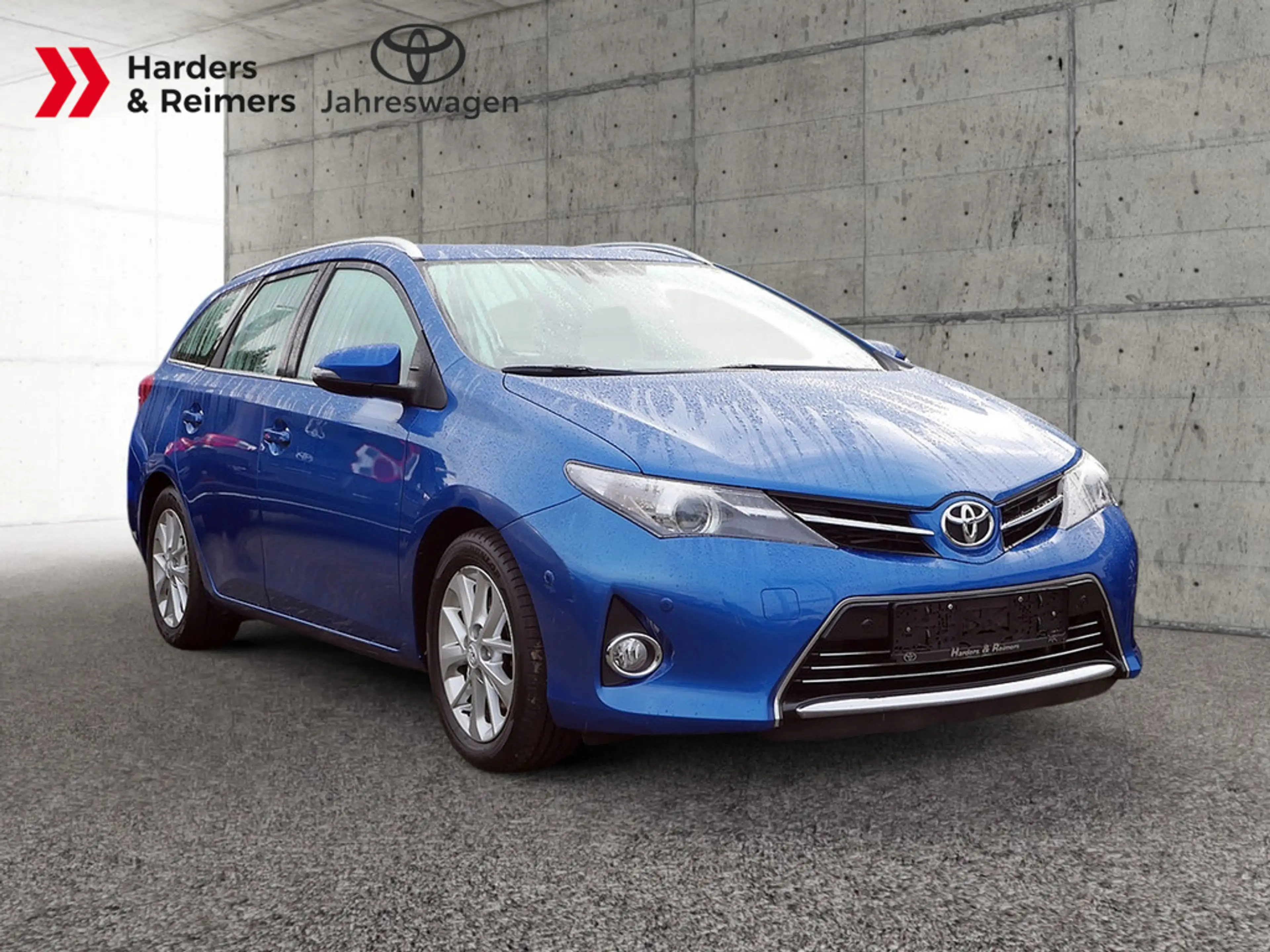 Toyota Auris Touring Sports 2.0 D-4D Executive NAVI — photo 3