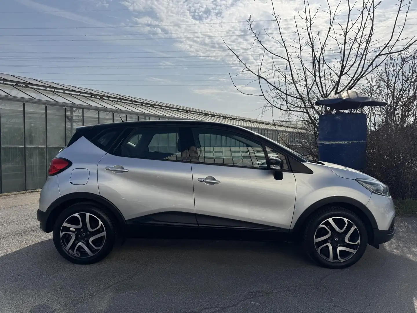 Renault Captur Dynamique TCe120 Aut. 4-Zylinder Navi Kamera Szhzg Silber - 2