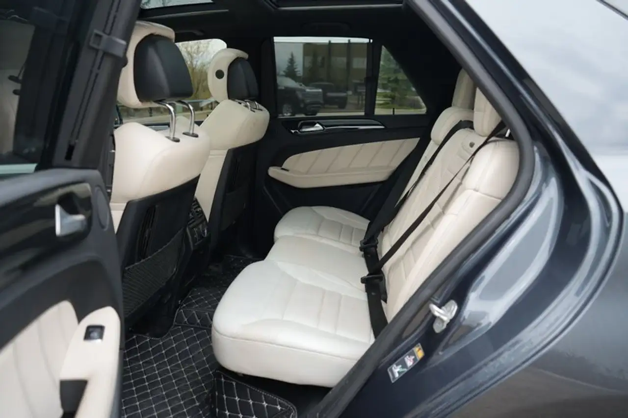 Mercedes-Benz M-Class снимка Mercedes-Benz M-Class