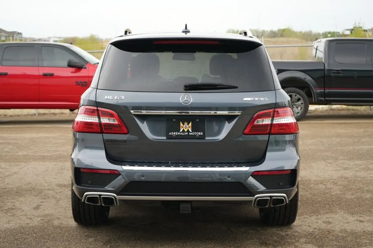 Mercedes-Benz M-Class снимка Mercedes-Benz M-Class