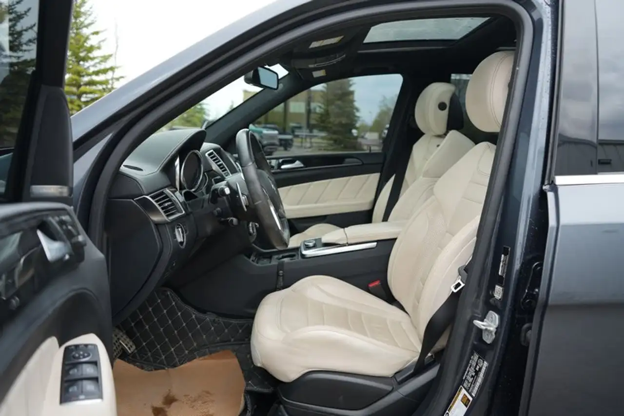 Mercedes-Benz M-Class снимка Mercedes-Benz M-Class