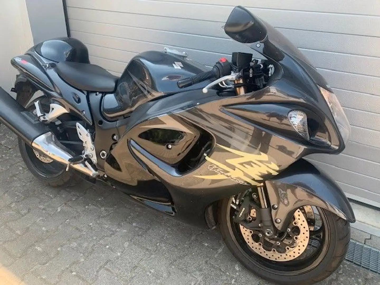 Suzuki GSX 1300 Hayabusa Grau - 2