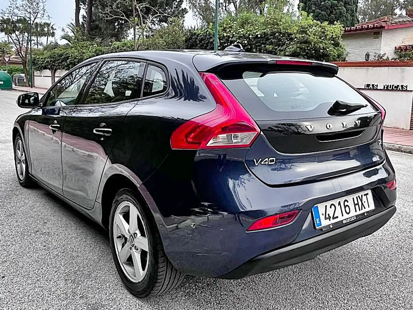 Volvo V40 D2 Momentum 115 Azul - 2