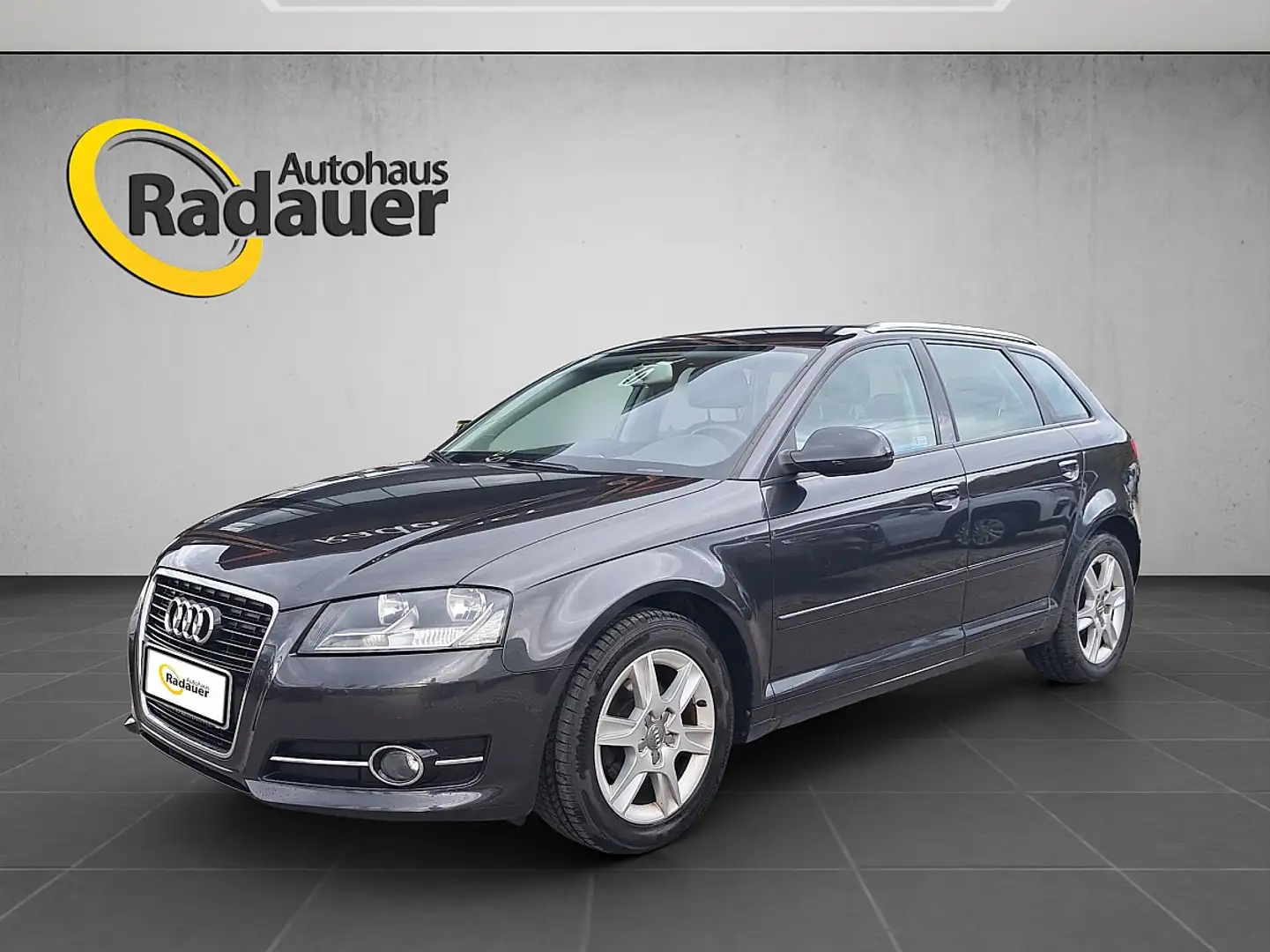 Audi A3 SB Comfort Edition 1,6 TDI DPF Grau - 1
