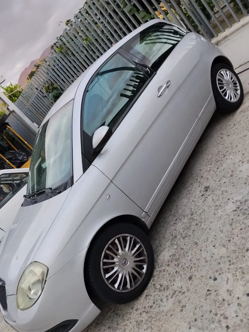 Lancia Y 1.2 8v Elefantino Blu c/airbag - 2