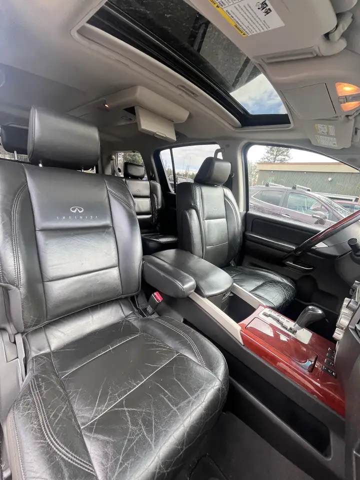 Infiniti QX56 снимка Infiniti QX56