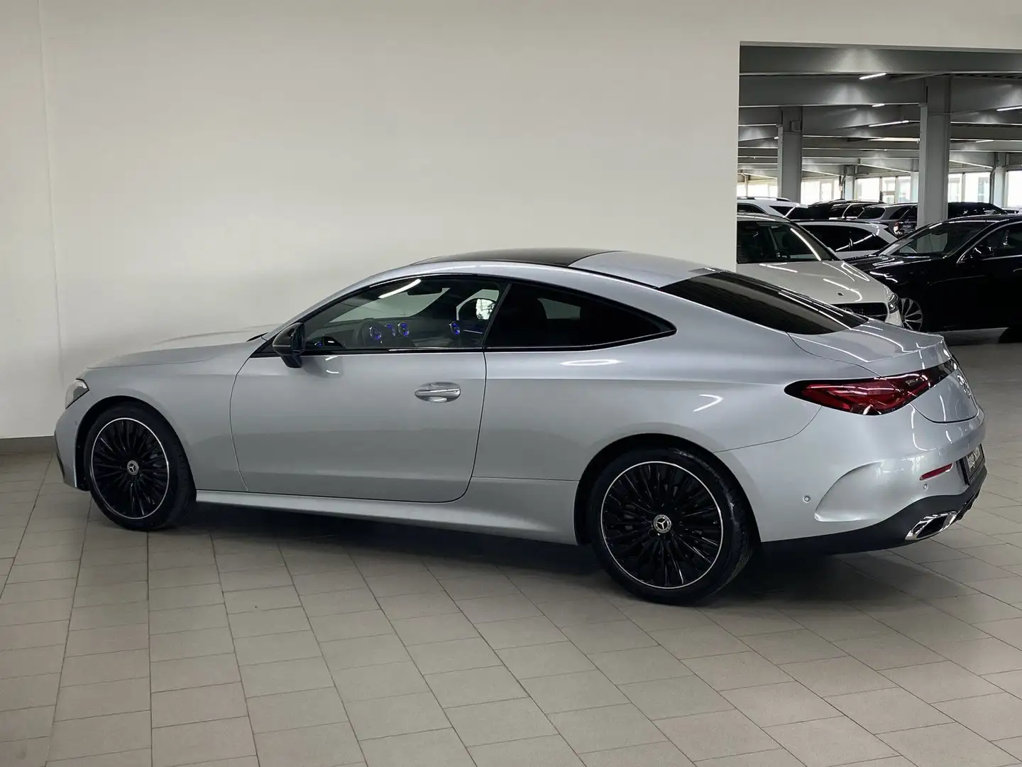 Mercedes-Benz CLE 180 Coupe AMG+NIGHT+LED+PANO+KEY+KAM+AMBI Silber - 2