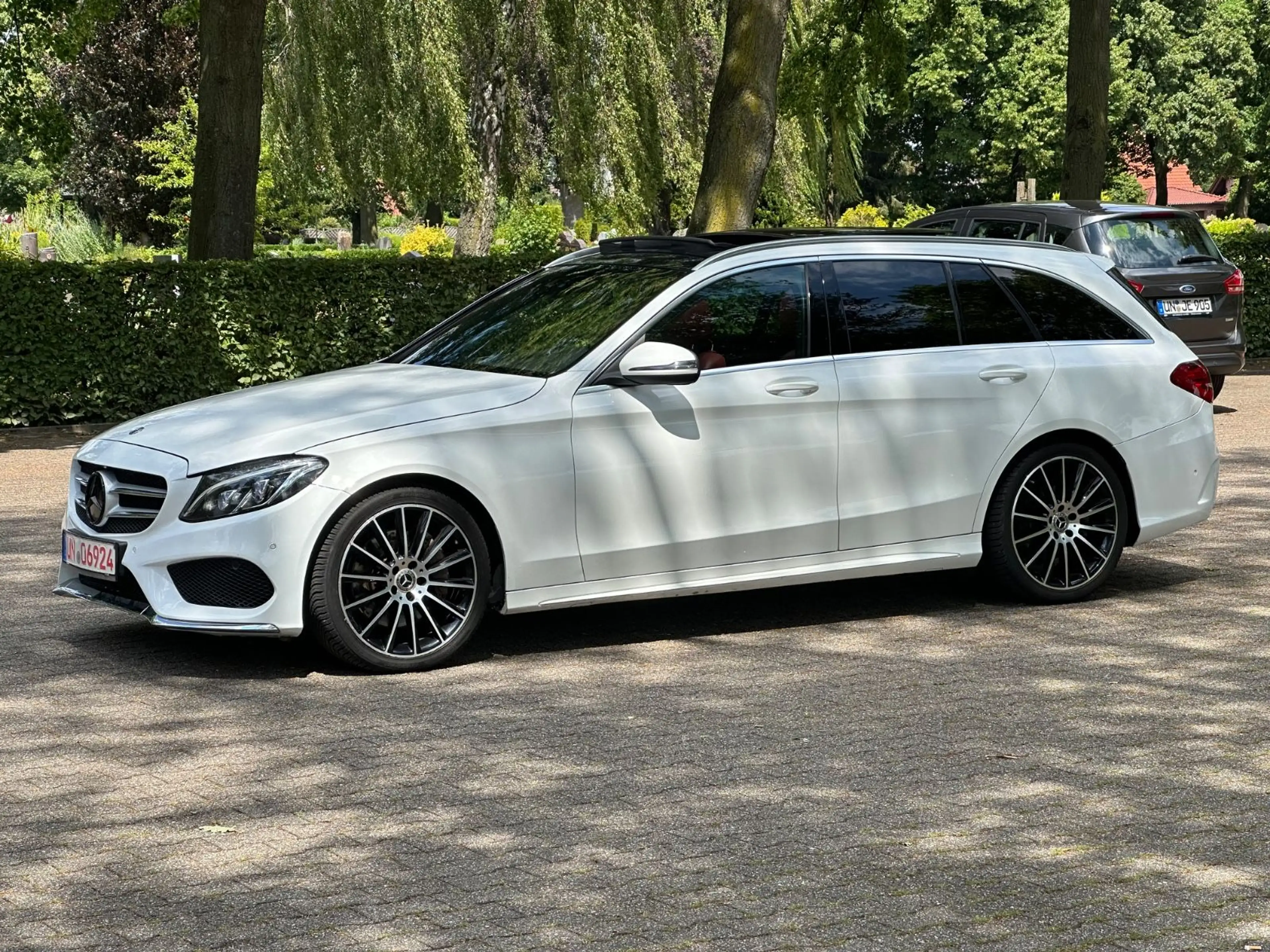 Mercedes-Benz C 250 d AMG-LINE*9-G*PANO*HUD*AHK*CARBON*