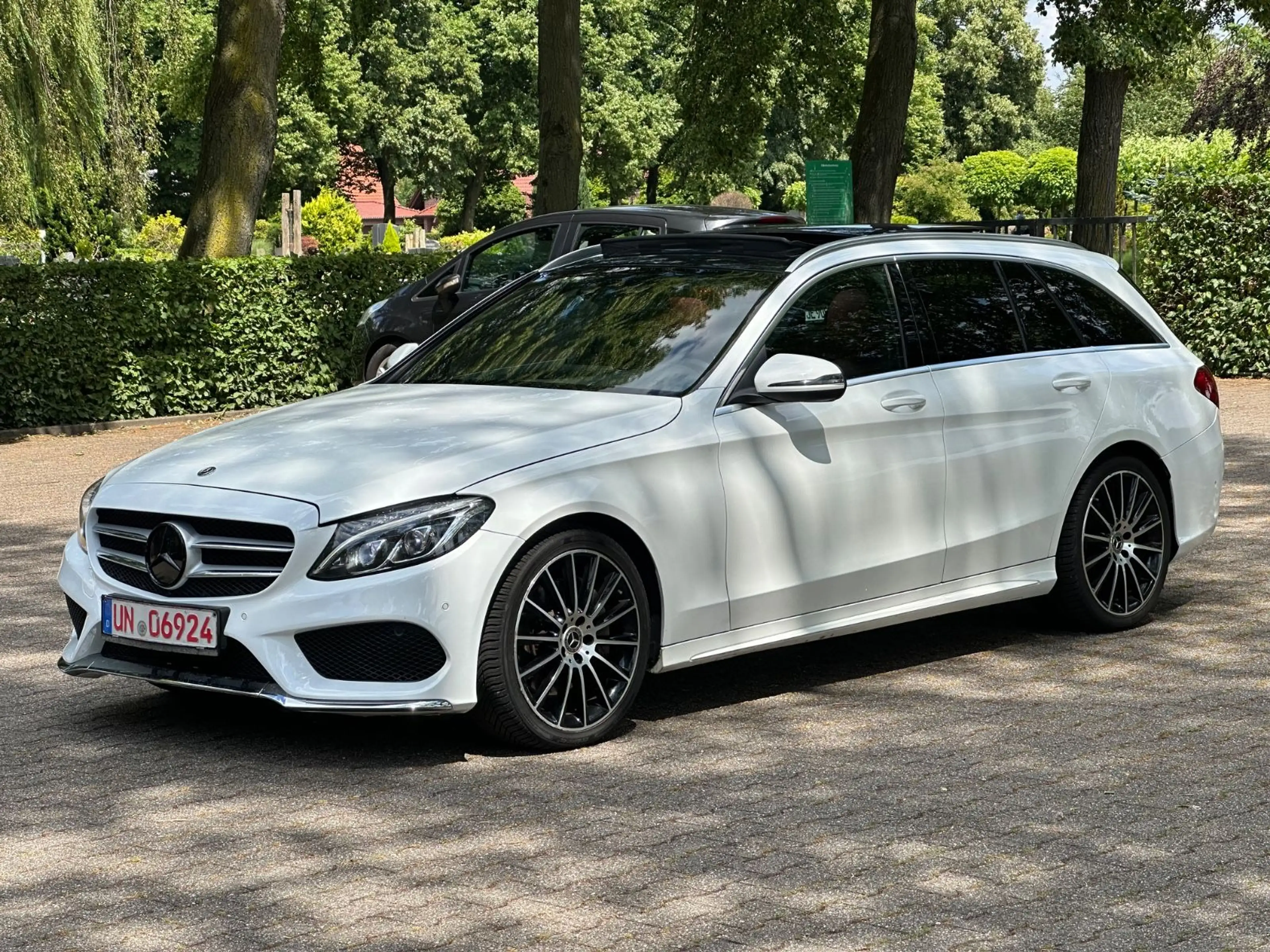 Mercedes-Benz C 250 d AMG-LINE*9-G*PANO*HUD*AHK*CARBON* — photo 2