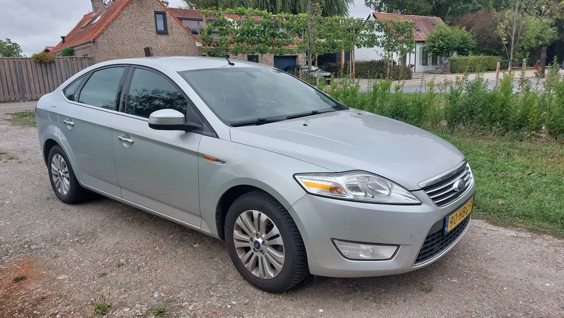 Ford Mondeo Mondeo 2.5-20V Ghia Zilver - 1
