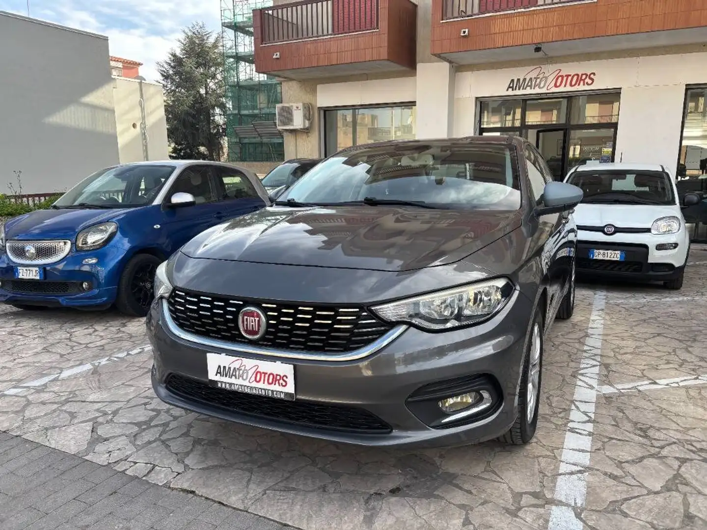 Fiat Tipo 1.4 Opening Edition 95cv Grijs - 1