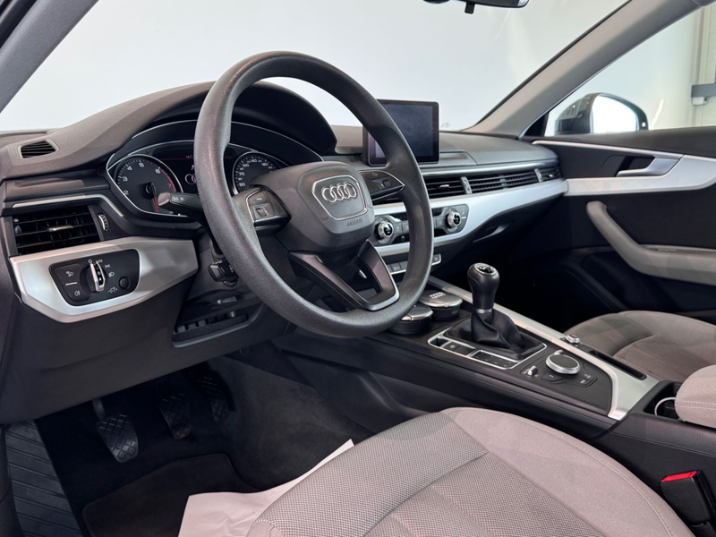 Audi A4 Avant basis*SPORT*PDC*SHZ*AHK*XENON* — photo 11