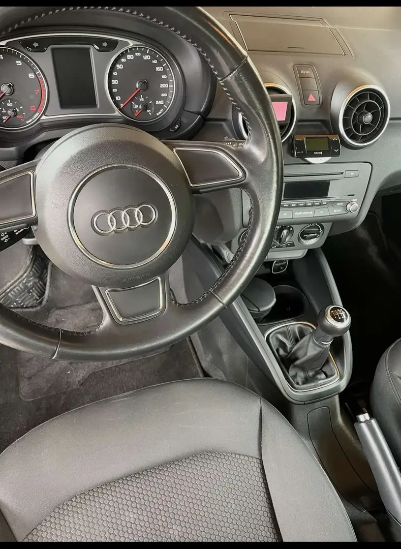 Audi A1 1,2 TFSI Attraction - 1