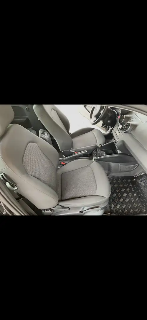 Audi A1 1,2 TFSI Attraction - 2