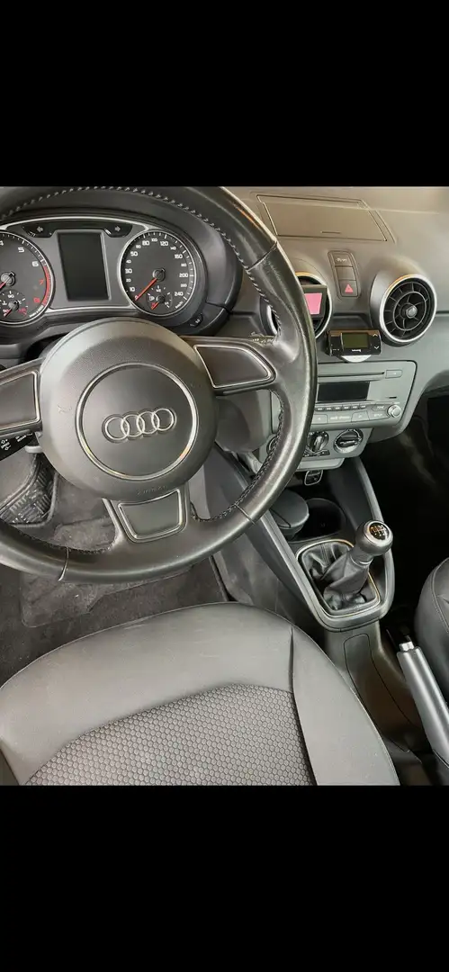 Audi A1 1,2 TFSI Attraction - 1