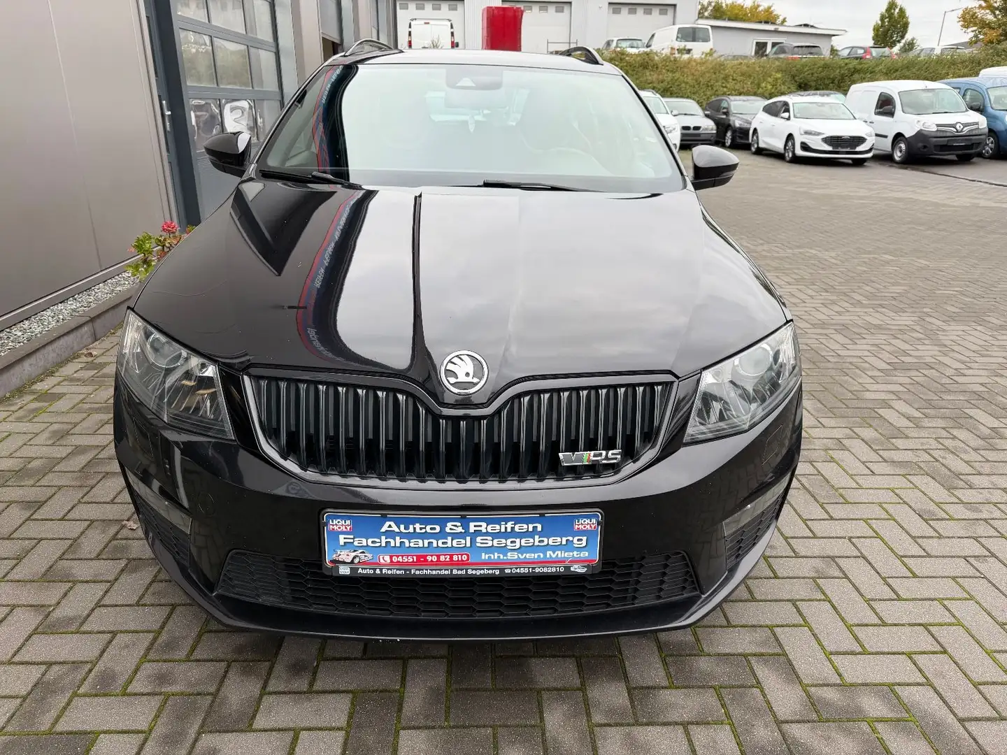 Skoda Octavia Combi RS 2.0TDI DSG*XENON*AHK* Zwart - 2