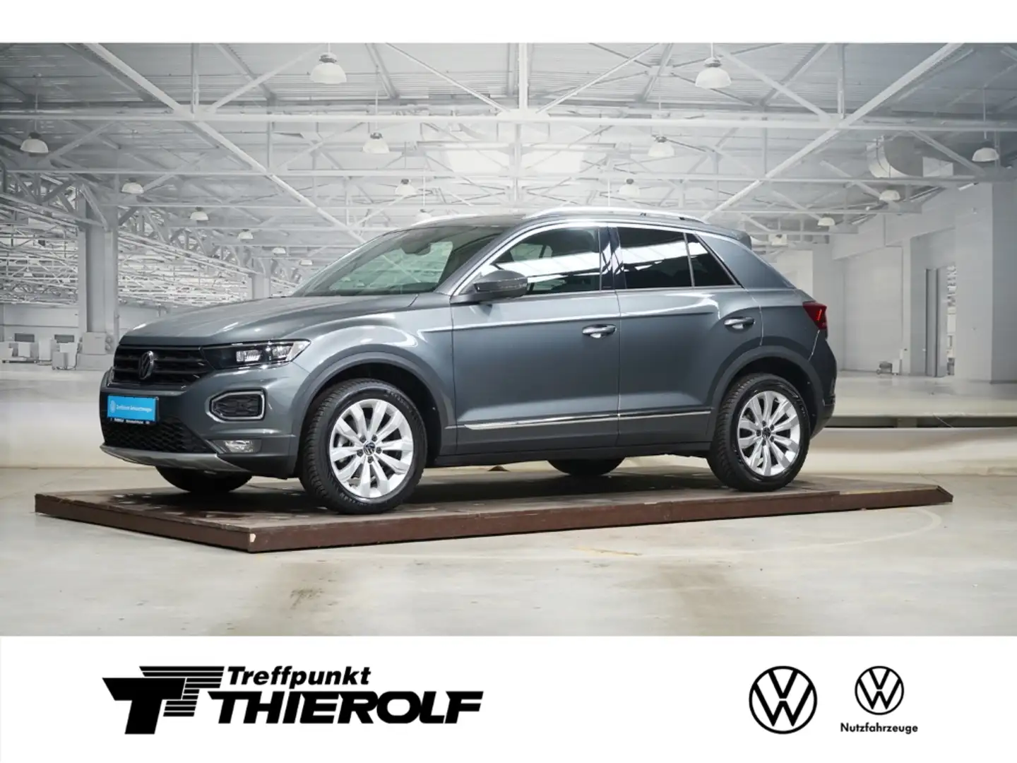 Volkswagen T-Roc Sport 1.5 TSI AHK ACC LED PANO Grau - 1