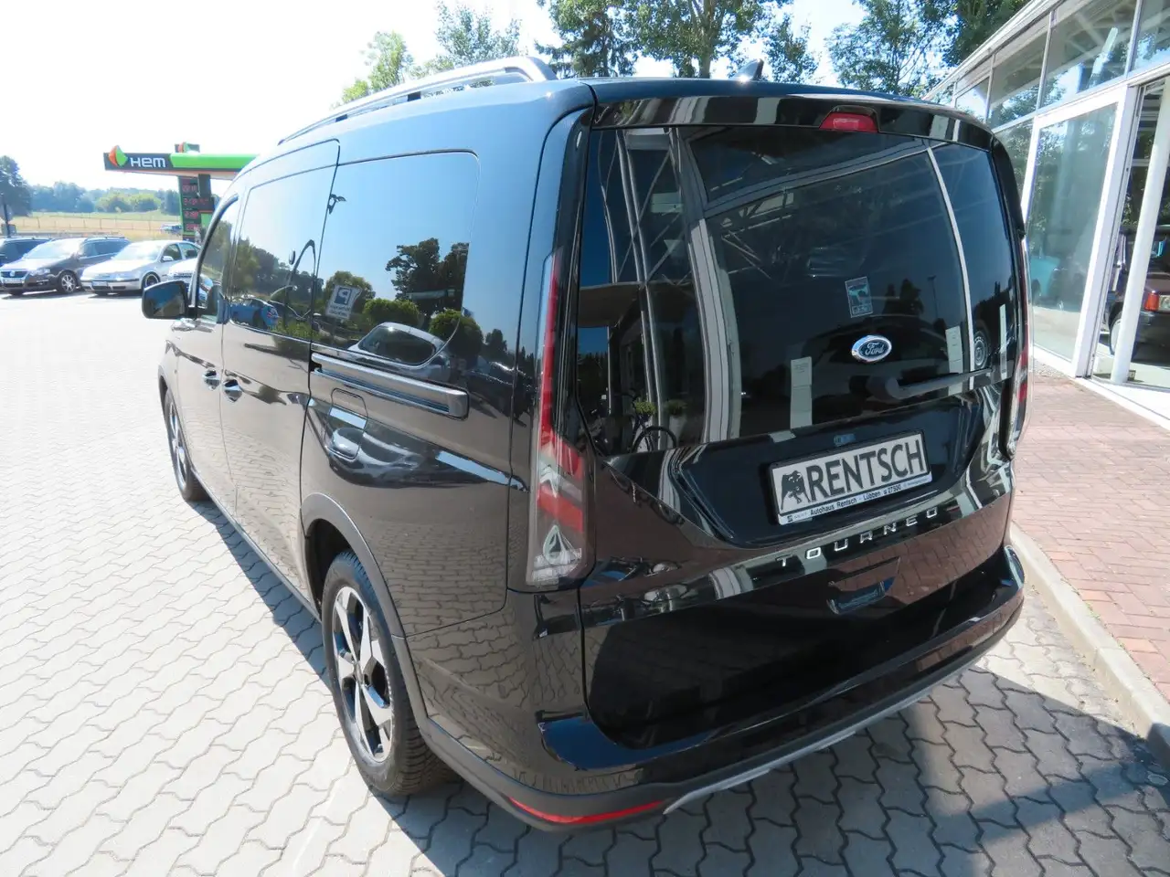 Ford Grand Tourneo 2026 — фото 6