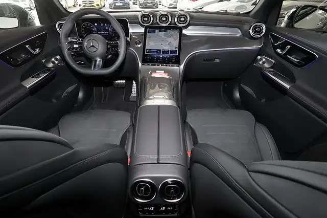 Mercedes-Benz GLC view 5