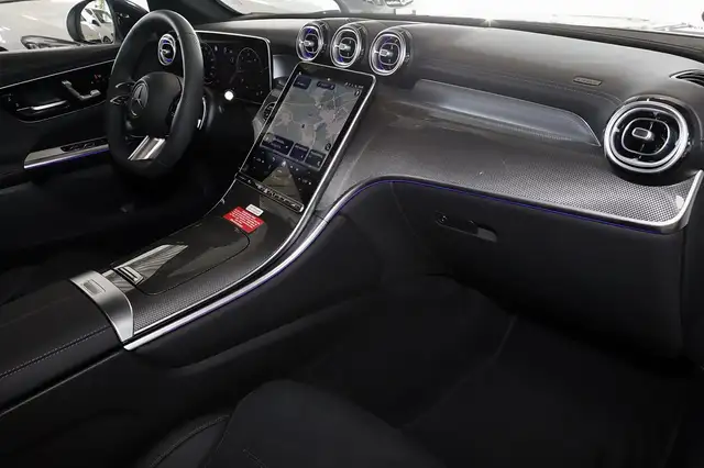 Mercedes-Benz GLC view 8