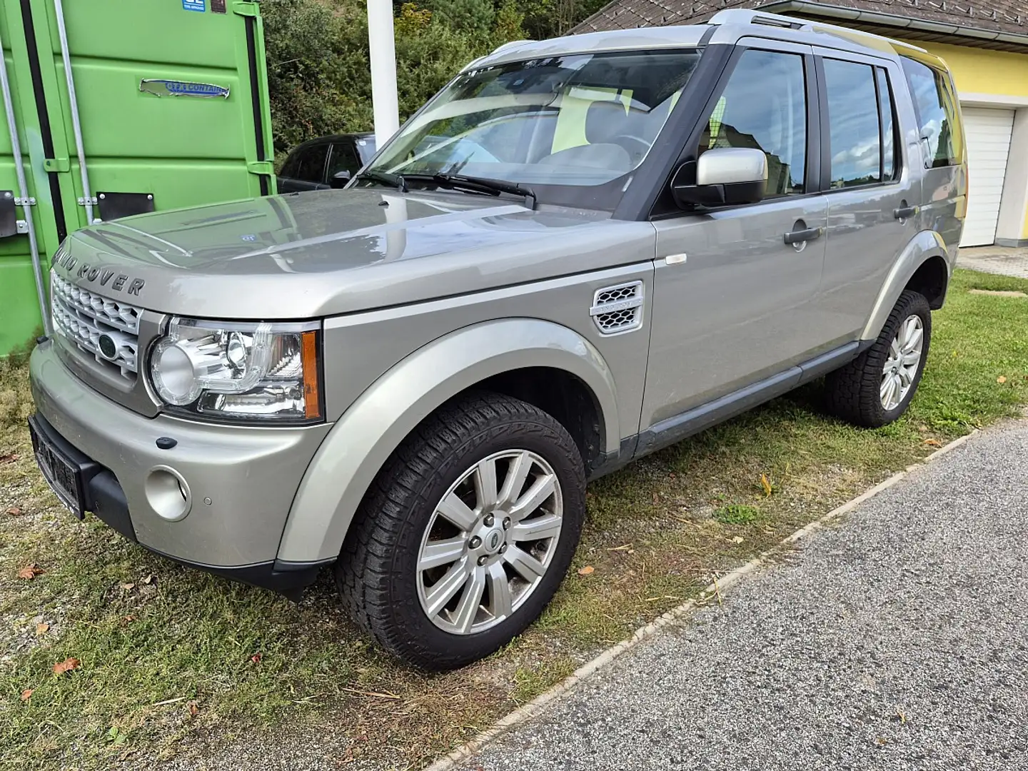 Land Rover Discovery 4 3,0 SDV6 HSE DPF Aut. Grau - 1