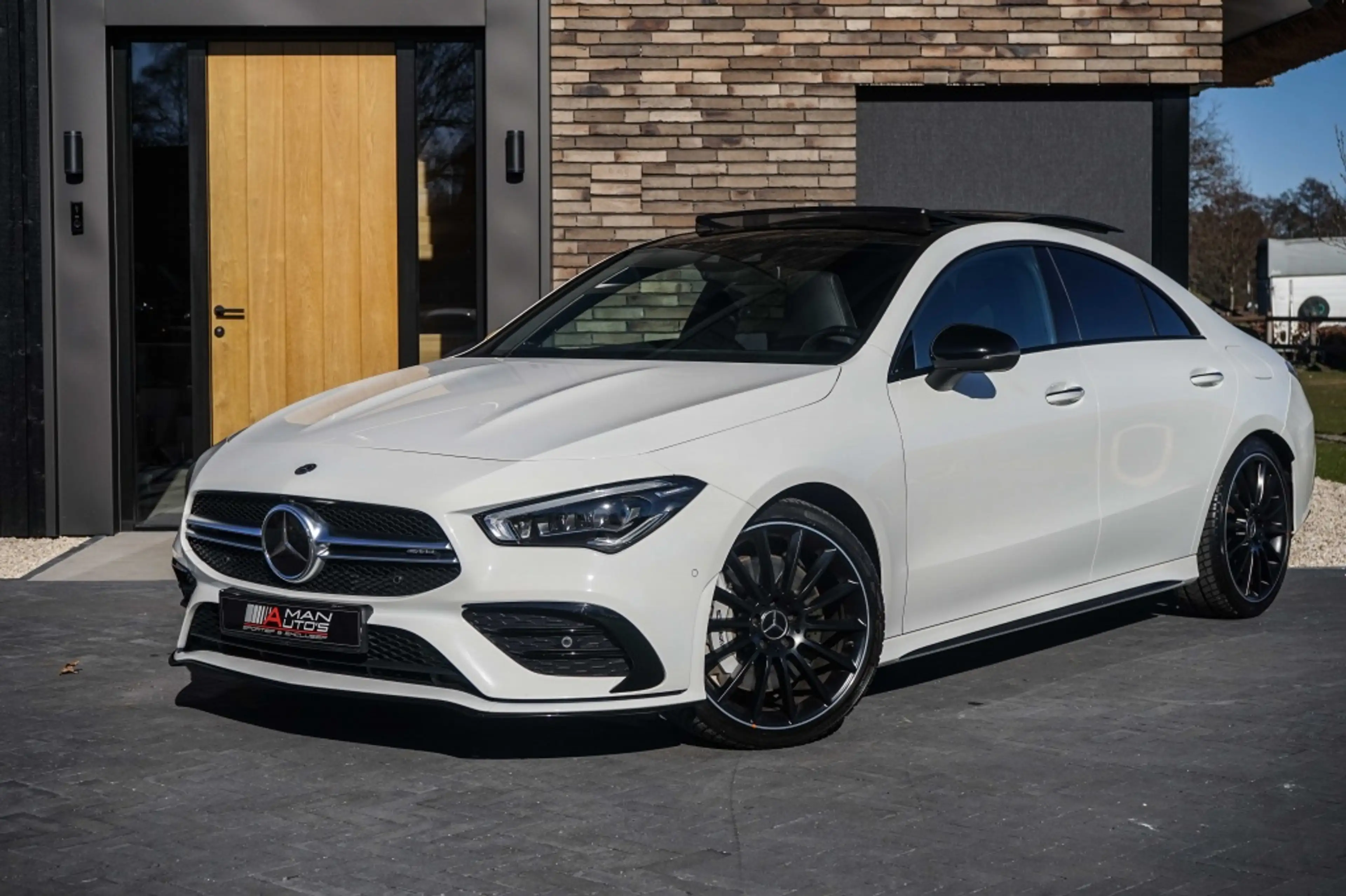 Mercedes-Benz CLA 35 AMG CLA 4Matic 306PK Pano/Aero/Night/Sfeer