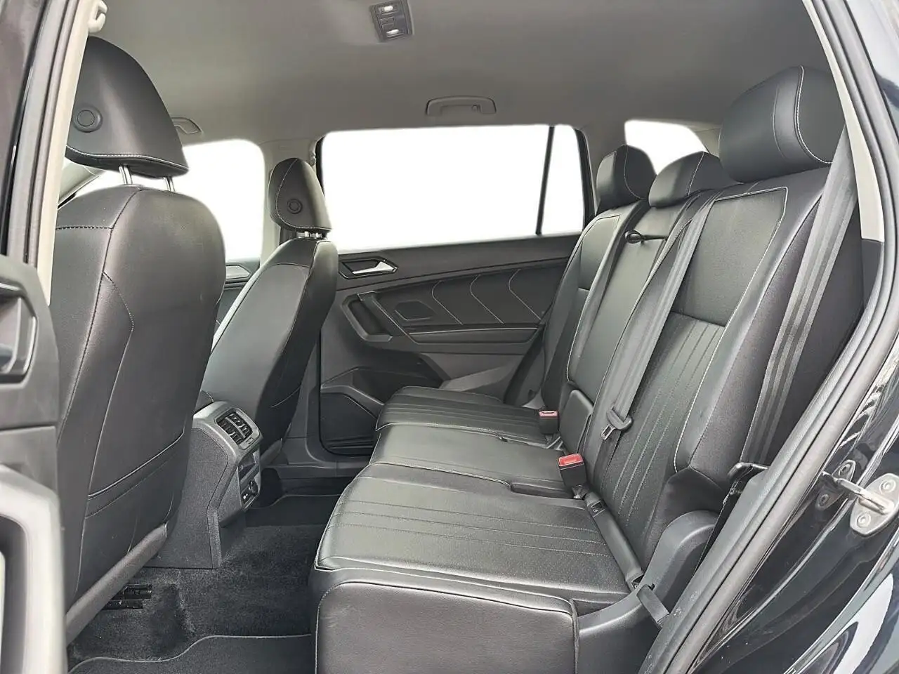 Volkswagen Tiguan снимка Volkswagen Tiguan