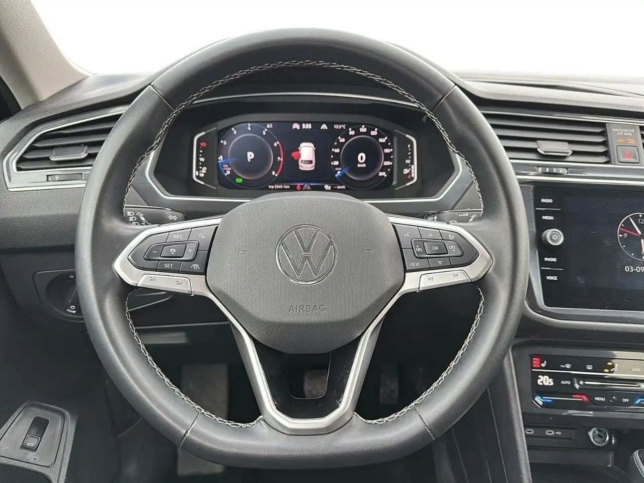 Volkswagen Tiguan снимка Volkswagen Tiguan