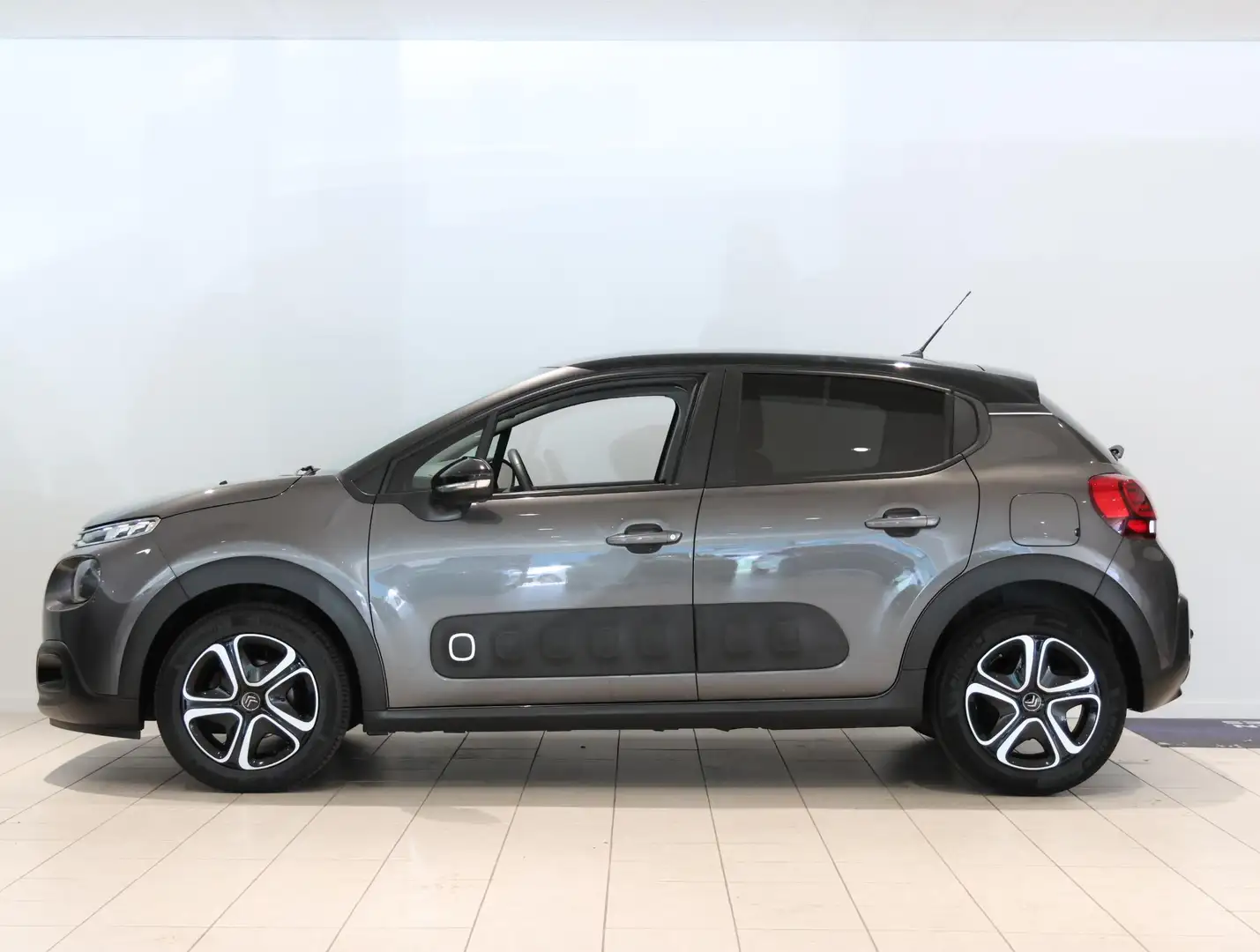 Citroen C3 1.2 82 pk Feel Edition | 1ste eigenaar | Trekhaak Grijs - 2