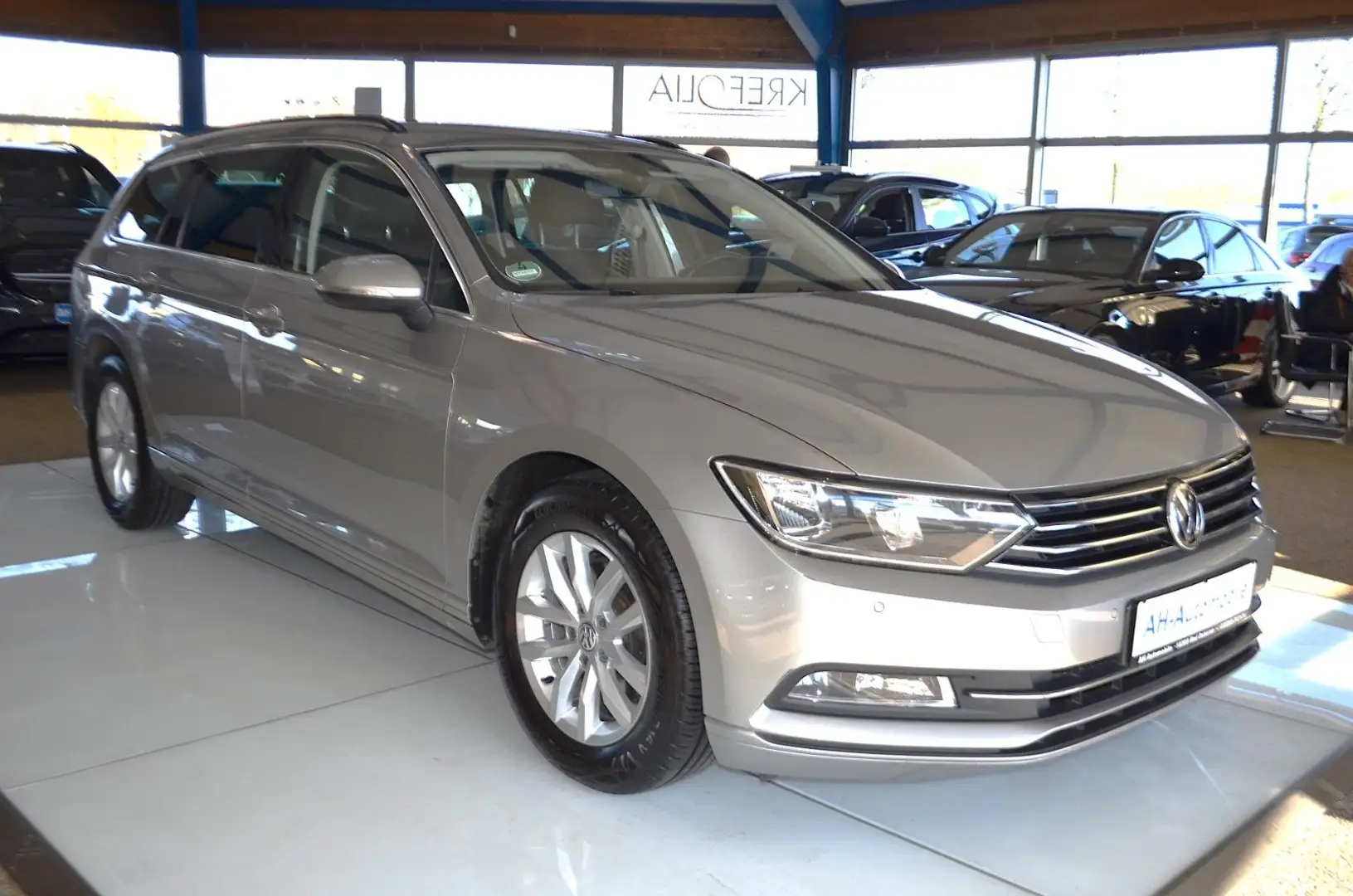 Volkswagen Passat Variant BMT/Start-Stopp NAVIGATION / PDC Silber - 2