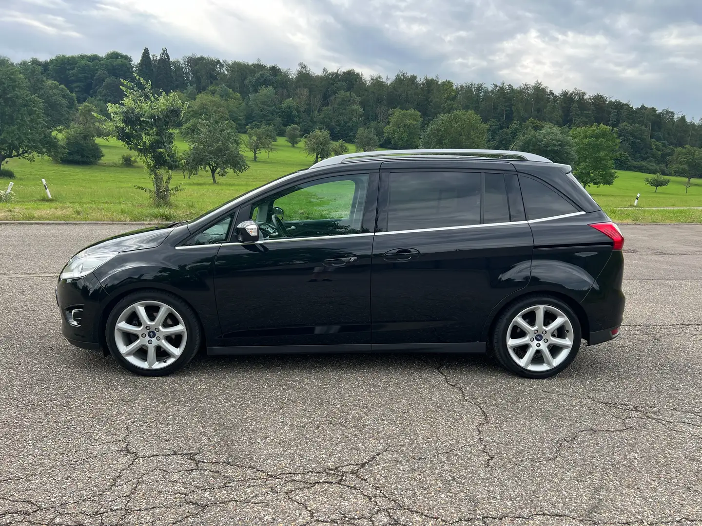 Ford Grand C-Max Titanium " 1 Hand - Navi -Insp. + TÜV Neu " Noir - 2