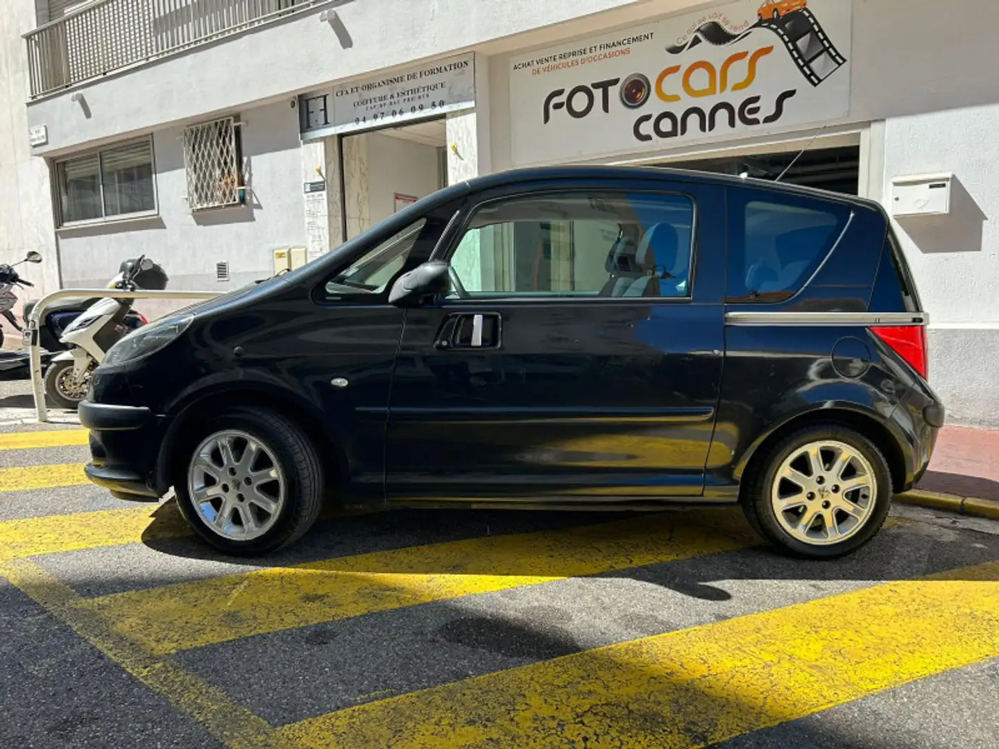 Peugeot 1007 1.6 16V SPORTY 2-TRONIC Schwarz - 2