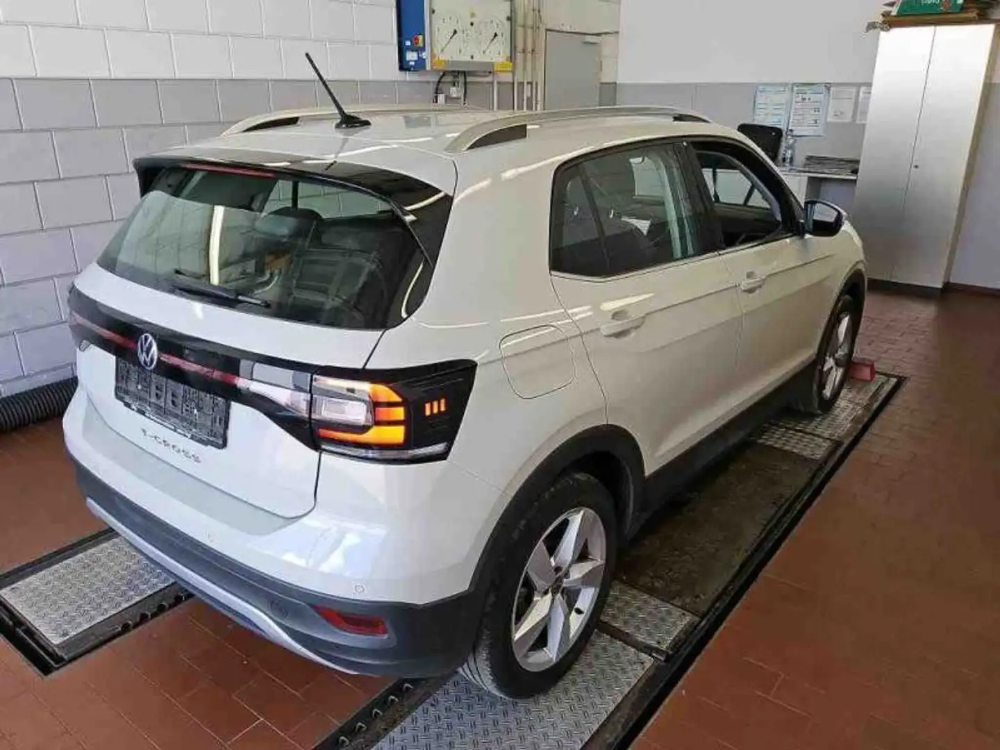 Volkswagen T-Cross 1.0 TSI OPF Style Navi AppConnect DAB+ L Grau - 2