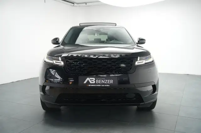 Land Rover Range Rover Velar view 3