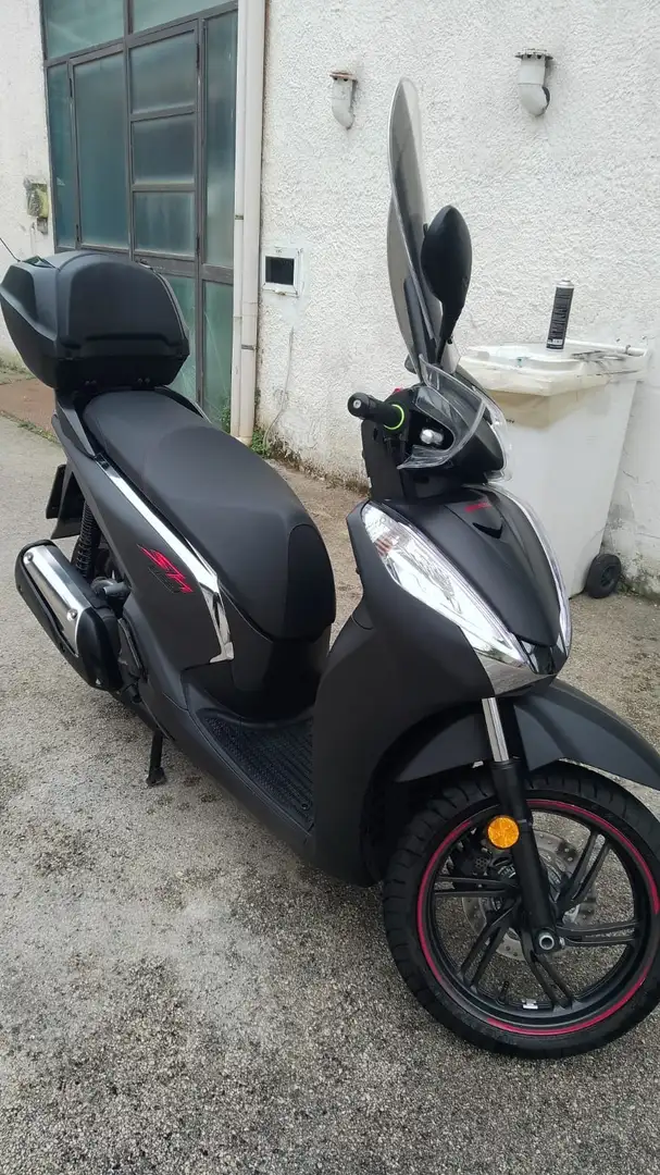 Honda SH 300 Black - 1