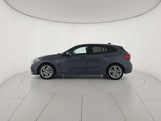 BMW 1 Series view 2