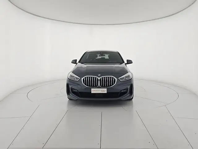 BMW 1 Series view 7