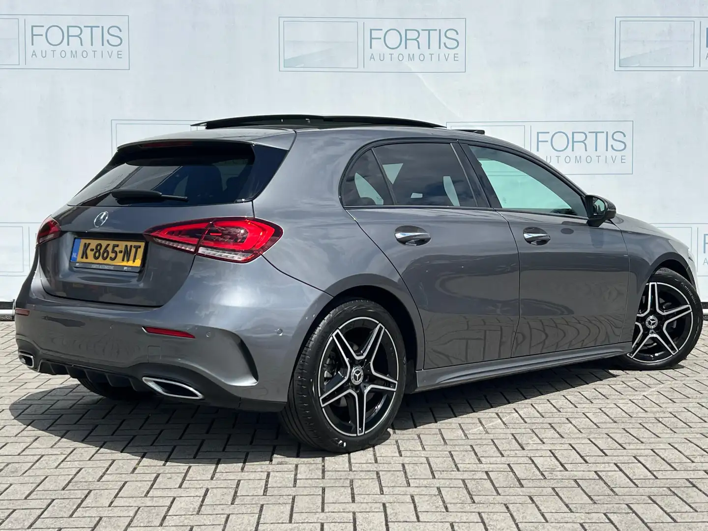 Mercedes-Benz A 180 Business Solution AMG NL AUTO | PANO | STOELVERW | Grijs - 2