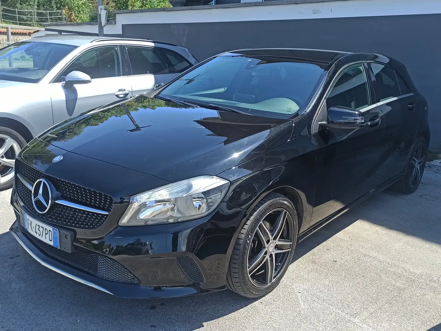 Mercedes-Benz A 180 A 180 d Business **NAVI + CERCHI AMG ** Negro - 1